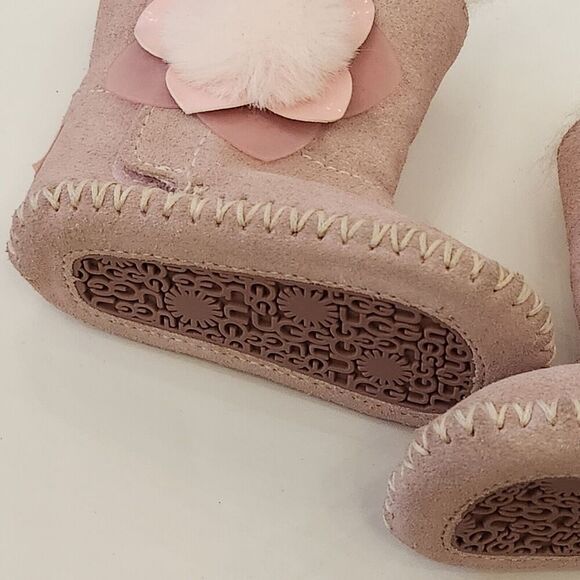 Ugg Kid’s Mini Bailey II Cactus Flower Seashell Pink Boots Size 0-1 - Picture 3 of 9